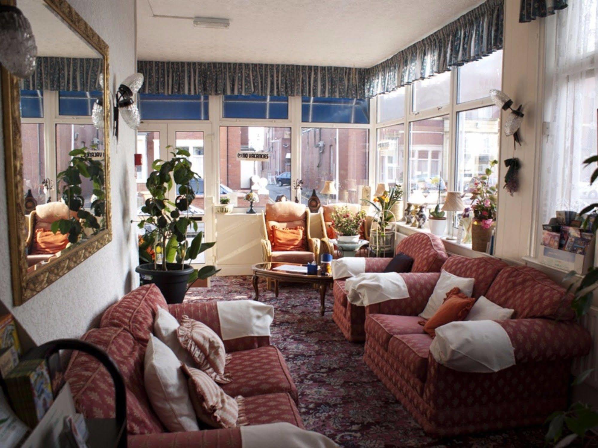 The Highfield Private Hotel Blackpool Eksteriør billede