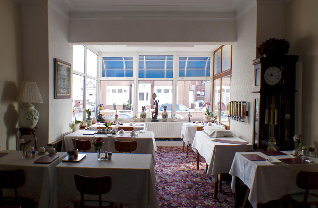 The Highfield Private Hotel Blackpool Eksteriør billede